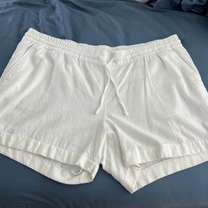 Old navy white linen shorts with elastic waistband and drawstring